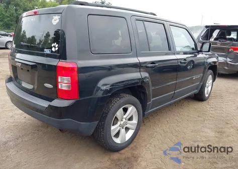 2012 Jeep Patriot Latitude z USA, uszkodzony, nr VIN 1C4NJPFB0CD656958